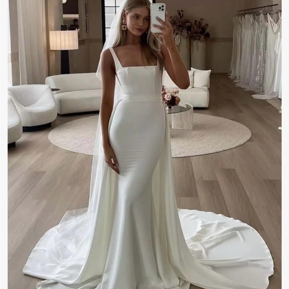 Ivory Wedding Gown - Picture 4 of 5